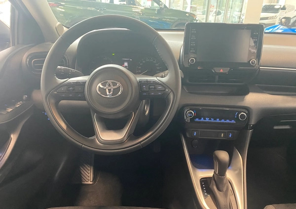 Toyota Yaris cena 97500 przebieg: 10, rok produkcji 2023 z Poznań małe 29
